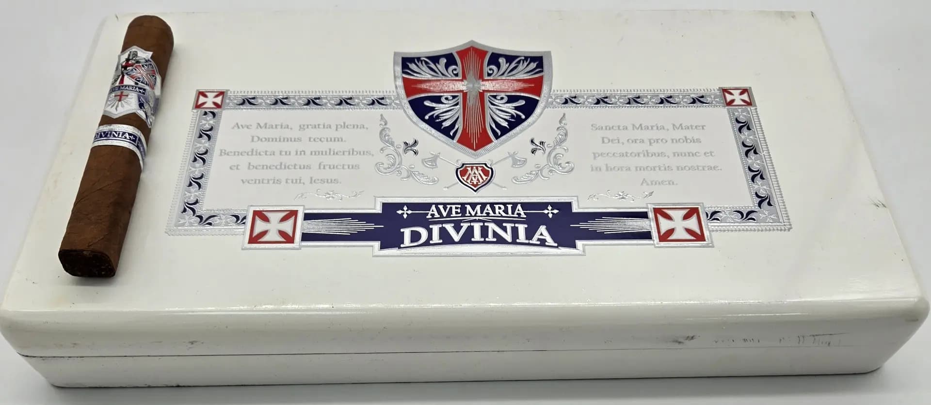 Ave Maria Divinia Toro Tubo (6.0x54) Box of 10 Tubo ( With coffins )