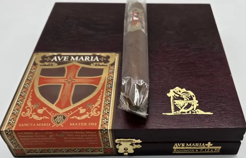 Ave Maria Salomon Holy Grail (Salomon) (7.1 x 58) (7.1" x 58) Box of 8